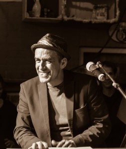 De muzikant 2.0... een kijkje in het muzikantenleven van Mo'Jones: Lets The good times roll...